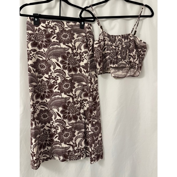 NWT Brown and White Floral 2 Piece - Picture 3 of 3